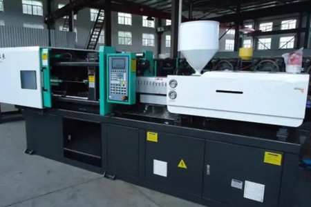 PVC管接頭注塑機啟動前需要做哪些準備工作?