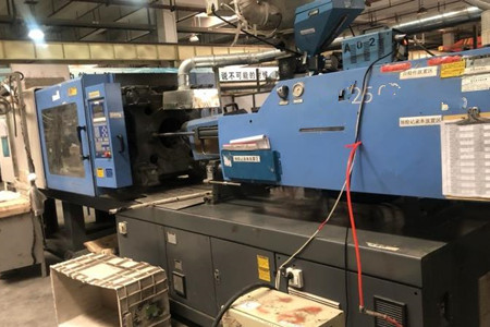 如何降低混雙色注塑機(jī)采購成本?技巧分析!