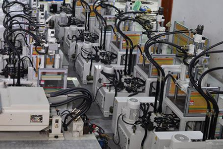 立式注塑機頂針動作異常該如何處理?